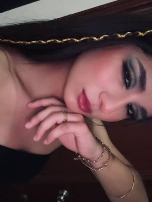 A post by @akaneemoreno on TikTok caption: #fyp #paratii #cleopatra #hw 