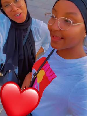 A post by @riamsomrbah11 on TikTok caption: @ZéOumou Salam ♥️ quand j’écoute cette partie, sa me rappelle de notre moment d’émotion🥹à Lyon. Je t’aime 🫶😘. 