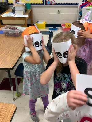 A post by @teachingwithmxgordon on TikTok caption: Students learned how to spell the word see by using their word masks to see different things in our classroom! Before learning the song, I taught the phonics behind double ee and that when you see two "e" letters together in a word, they usually make a long "e" sound, like in "see" or "tree." They then learned the song to the tune of Come on Eileen! #elementaryteacher #kindergartenclassroom #kindergartenlife #teacher #teaching #writing #kindergarten #kindergartenteacher 