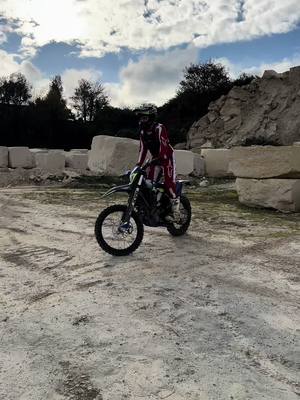 A post by @theovasseur22 on TikTok caption: #enduro #sherco #bike #trial #biker #moto 