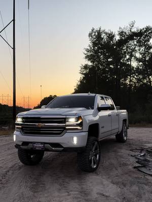 A post by @kobesmith on TikTok caption: zach top , is on top #fyp #foryou #foryoupage #chevy #chevy1500 #highcountry 