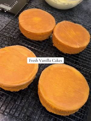 A post by @zkbakes1 on TikTok caption: Fresh out the oven 😍 #freshbakes #vanillacake #cakedecorating 