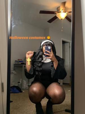 A post by @ranithiamitchell on TikTok caption: I love Halloween #halloweenlook #halloweencostume #costumeideas #greenscreen 