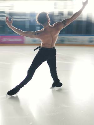 A post by @jerem.ie on TikTok caption: I’m a little bit hurt 🎶  That song tho 😱😍 @Max McNown  Camera: Justyna ❤️  #IceSkating #iceskater #iceskate #icedance #figureskater #figureskating #figureskate #hiphoponice #hiphop #icerink #ice #patinoire #patinage #patin #patineur #glace #fx30 #lodowisko #halaolivia #sonyalpha #sigmalens #ronin #p