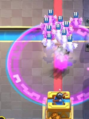 A post by @lplacement on TikTok caption: 🤯 4 wplacement in on video 👑 . #lplacement #ClashRoyale 