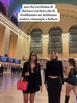 A post by @levanteeee on TikTok caption: NYC🇺🇸 #perte #ny #grancentral #nyc #nightlife 