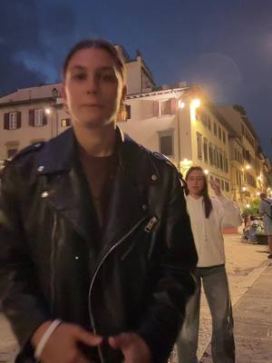 A post by @agnesebonfantini on TikTok caption: in the city🏛️