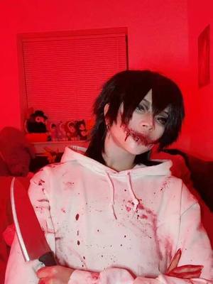 A post by @quuebd on TikTok caption: fake prop ⚠️ I MISS THIS AUDIO #jeffthekiller #jeffthekillercosplay #creepypastacosplay #creepypasta #halloween #halloweenmakeup 