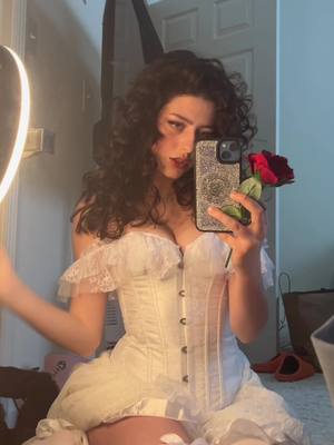 A post by @naxbeli on TikTok caption: Happy halloween 🌹🌹🌹 #christinedaae #phantomoftheopera 