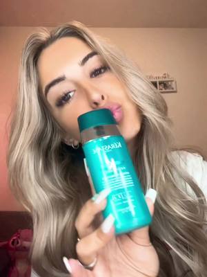 A post by @3leenaa__machii on TikTok caption: Ya tengo una adiccion a kerastase! #kerastase #pelobonito #cuidatupelo #kerastasespain #reparacion #tratamiento #caviar #hacidohialuronico #mechas #rubia 