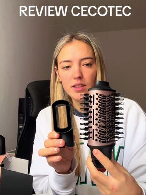 A post by @juanitaaaperalta on TikTok caption: Review del secador-alisador cecotec —-cecotec dame canje🥲💘 #cecotecespaña #cecotec #replicadyson 