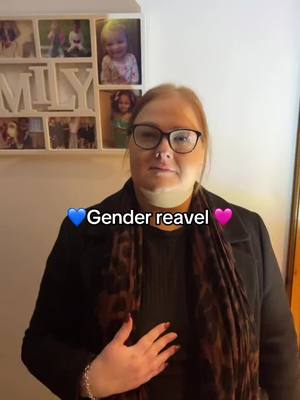 A post by @arianakiely1 on TikTok caption: Gender reavel!! #boy#gender#girlorboy?#familu 🩷🩵