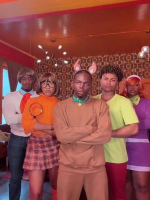 A post by @andreswilley on TikTok caption: the click 🔎😂 #scoobydoo #halloween2024 