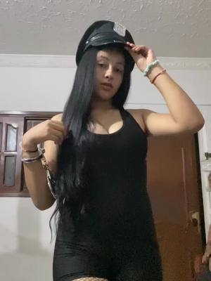 A post by @kamila_correa05 on TikTok caption: #mib #halloween #viral #fyeシ 