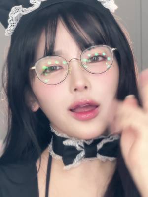 A post by @jun.amaki on TikTok caption: なに？この動画 www HappyHalloween🖤