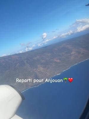 A post by @byhimda_cooking on TikTok caption: Destination les Comores 😍(anjouan drump 🌴❤️)  On vient vraiment de loin ✈️ #pourtoii #fyp #comores🇰🇲 #fypageシ #pourvouspages #voyage