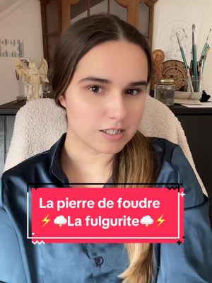 A post by @sister_eso on TikTok caption: La pierre de Foudre ⚡️🌩️ découvrons ensemble la Fulgurite ⛈️ de sa création, ces symbolique à ces associations dans le domaine ésotérique #witchtok #occultok #lithotherapie #fulgurite #witch #esoterisme 