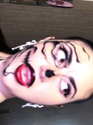 A post by @federicapiraino on TikTok caption: #makeup #halloween #perte #halloweenmakeup #effect 