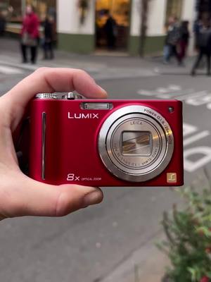 A post by @argentiquaire on TikTok caption: Dispo sur la boutique (lien en bio) #appareilphoto #lumix #lumixcamera #vintage #photographie 