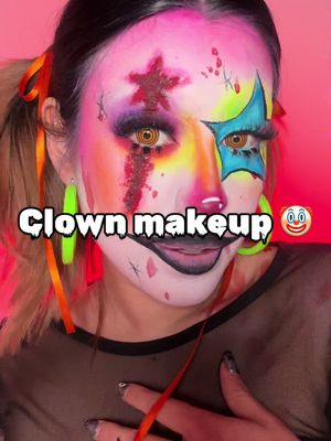 A post by @heydivalenba on TikTok caption: ¿Que opinamos de este payasito?🤡 #clown #maquillajehalloween #fyp 