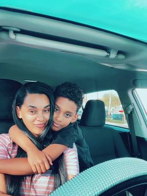 A post by @kirosawitluel on TikTok caption: #fypシ#tigraytiktok#blessed #momandsontime #ethiopian_tik_tok #FreezeFramePhoto 