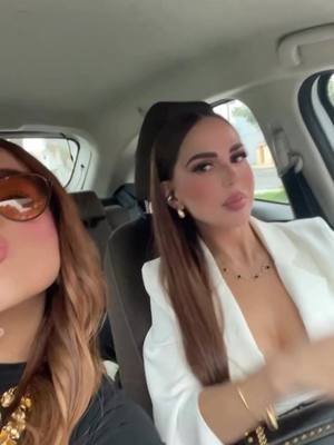 A post by @erendysoytinoco on TikTok caption: Mi hermana !!! La mejor amiga !!! 😍😍😍 te adoro y que dios te conceda muchisimos mas años de vida llenos de amor y Felícidad @Valeria Acevedo Corona 