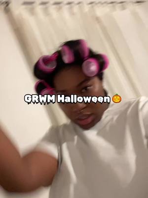 A post by @kessy_gmx on TikTok caption: #blackgirl #blackgirl #halloween #grwm #chaperonrouge 