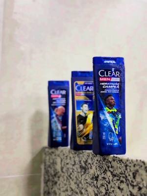 A post by @jowzinn_ on TikTok caption: Como vocês sabem, o vini é o melhor do mundo e os melhores usam o shampoo nº1! E é claro que eu, Vini Jr, Halaand e CR7 usamos Clear Men 🚀🔥 Com Clear man hidratação campeã, seus cabelos ficam limpos, macios e sem ressecar, então não perca tempo e venha para o time nº1 ⚽️🔥 #SegueOLiderClearMen #OsMelhoresUsamClearMen 