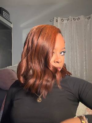 A post by @leemaarie on TikTok caption: This was so fun to make, definitely making more grwms😩 Watch me refresh my quickweave ! #fyp #nyc #yonkershairstylist #quickweave #gingerhair #nychairstylist #tapeins 