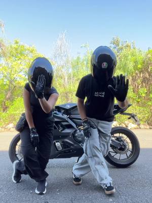 A post by @fullgasbike on TikTok caption: Wait… 🎶🎶🎶 @merlyz  #yamaha #r7 #motorcycle #couple #couplegoals 