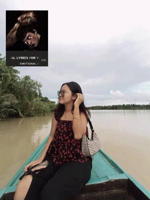 A post by @5thinhtethtetaung8 on TikTok caption: #CapCut 