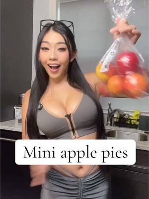 A post by @allecakes_ on TikTok caption: I dont really like pie tbh… but apple pies are always soo good ☺️ 