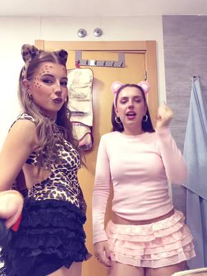 A post by @belencsado on TikTok caption: 🐆🐆🎀🐆💅🏼🎀🐆💅🏼💅🏼(temazo si nos preguntas) #disobey #8belial #subearriba 