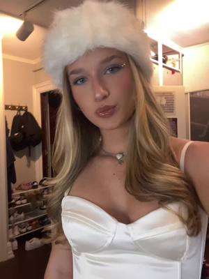 A post by @oliviarobbinsssss on TikTok caption: #iceprincess ❄️☃️