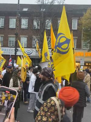 A post by @jagdeepaulakhz on TikTok caption: Uk nagarkirtan #khalistan_zindabad✊🦅🚩 #trending #nagarkirtan 