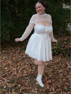 A post by @kimspire_ on TikTok caption: My halloween costume!!!  #starwars #princessleia #costume #halloween #DIY #fairy #pinterest #girly #fashion #outfit #inspiration 