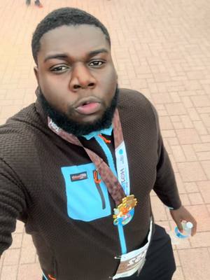 A post by @gmab.ceo on TikTok caption: The 5K run is def NO JOKE! #chicago #hotchocolate #hotchocolaterun #5k #Running #run #marathon #weightloss #fatloss #5krun 