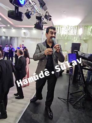 A post by @hamude_sulav1 on TikTok caption: #hamûdê_sûlav #أعراس_عفرين #عفرين_راجو_بلبل_شيه_جنديرس #عفرين_قامشلي_كوباني_درباسيه_ديريك #المانيا_السويد_النمسا_النروج_دينيمارك #دف_زرنا #فلكلور_عفرين #اكسبلور @Abdo Mohammed 