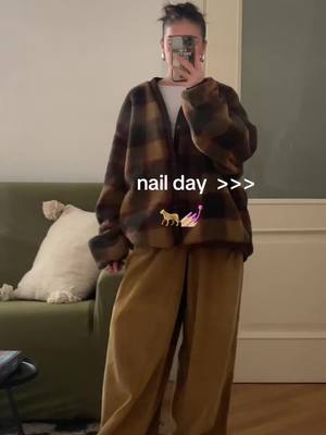 A post by @swamicaputoofficial on TikTok caption: it’s a nail day 🐆💅🏼