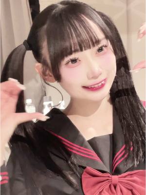 A post by @saikyoupink on TikTok caption: 学園祭なにしたー？ #アイドル #制服