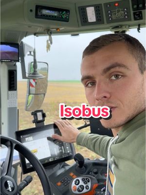 A post by @lucas_lck3 on TikTok caption: Comment je contrôle ma benne ? l’isobus ⚙️#agriculture #agri #technologie 