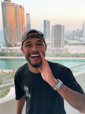 A post by @ayoub.zhar on TikTok caption: Tenghi sawt f qatar🇶🇦🤪   ig:ayoub_zhar_   #ayoubzhar #viraltiktok #fypシ゚ #🇲🇦🇩🇿🇹🇳 #explore 