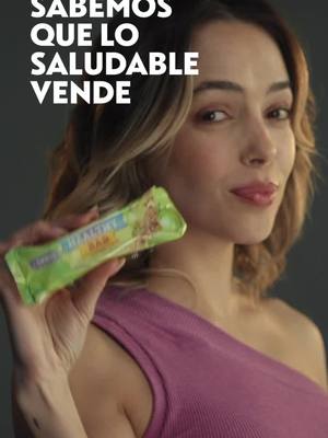 A post by @notcomx on TikTok caption: ¿Te imaginas una barrita con más proteína que el promedio? En NotCo la tenemos, y la vas a AMAR😍 Atrévete a romper el ciclo del azúcar con nuestras NotSnacks, ¡disponibles en tu Walmart más cercano!✖️🌿 #NotCoMx #NotSnacks #NotSnackProteinBar #WhyNot #inplantswetrust #plantbased 