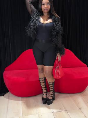 A post by @soruchedboutique on TikTok caption: Mama made some fine shit 😍, this look even makes me more fine! 🌶️🌶️ #boutique #fashiontiktok #onlinefashionboutique #blackbusiness #fashionbusiness #fashionhacks #blackownedsmallbusiness #fashionbrand #business 