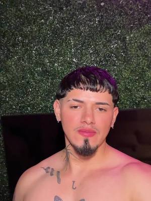 A post by @josue_sandoval on TikTok caption: Why are my  nipples red 👀😏lol  #latino #fy #gym 