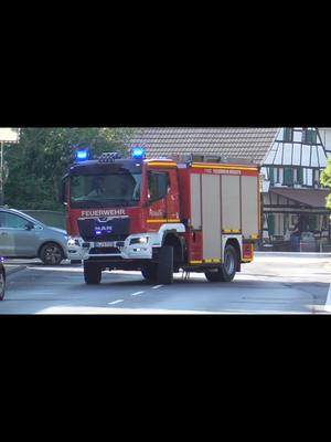 A post by @blaulicht.gummersbach on TikTok caption: #blaulichter_oberberg #feuerwehrrösrath #freiwilligefeuerwehr #rheinischbergischerkreis #rösrath #schlingmann #waldbrandübung @miguel_112_ @Einsatzfahrtenfilmer aus NRW @Blaulichtfotografieoberberg 