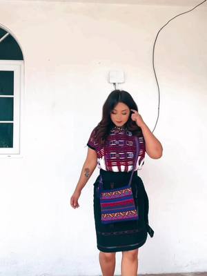 A post by @juliramos27 on TikTok caption: #🎶💃🏽 #chapina #paratii #fypシ #🇬🇹 #todossantoscuchumatan🇬🇹😻 #viral #guatemala 