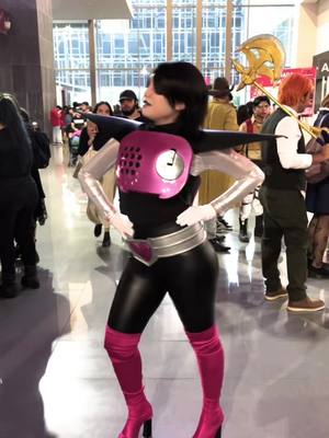 A post by @victoriela_uwu on TikTok caption: Esta cancion fue hecha para Mettaton #mettaton #cosplay #laconve #undertale #undertalecosplay #mettatoncosplay 