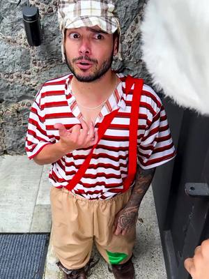A post by @capitanyolotroll on TikTok caption: Mi mamá se quedó viuda 😭😭😭 @NANDO @PANDA 
