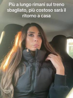 A post by @fabriziaspinelli on TikTok caption: E non si tratta di treni.. #relazionidicoppia #cuorespezzato #rinascita #coppia #personasbagliata 